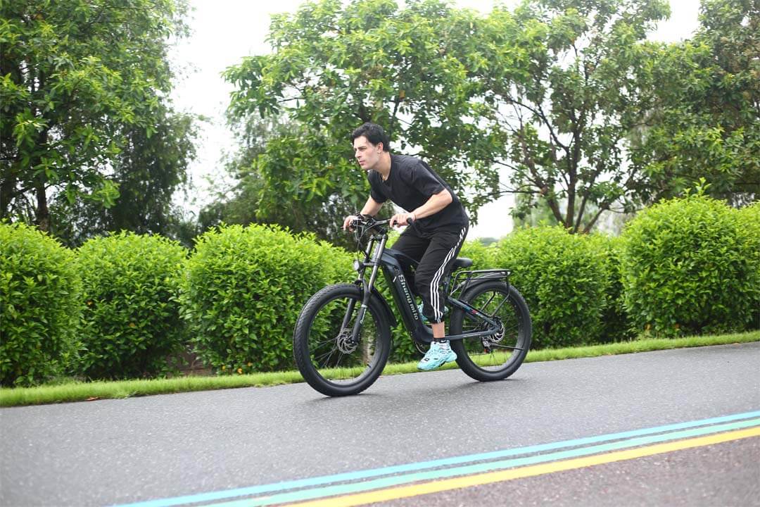 Istražite Njemačku na e-biciklu San Milo s debelim gumama.